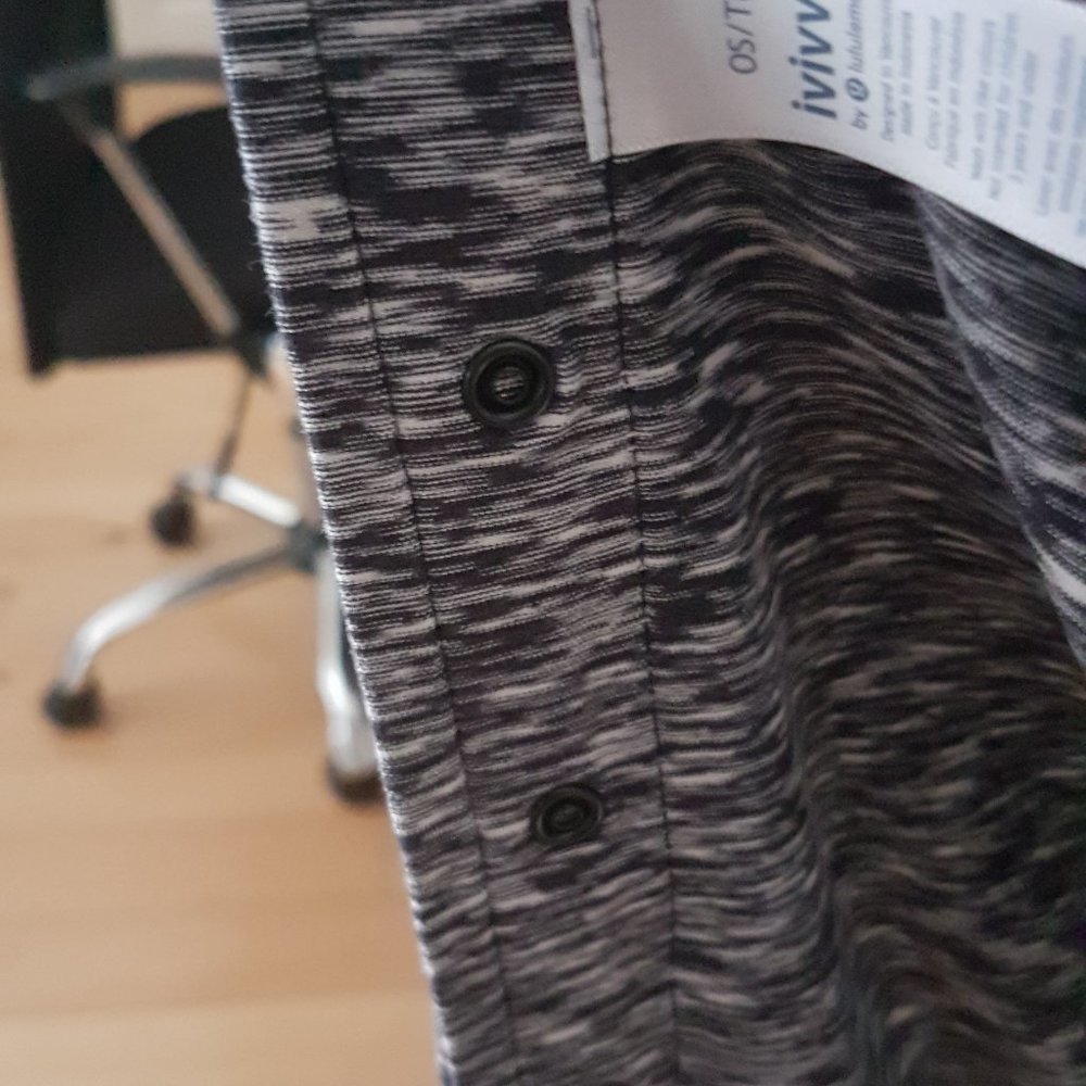 Ivivva Scarf - Picture 3 of 4